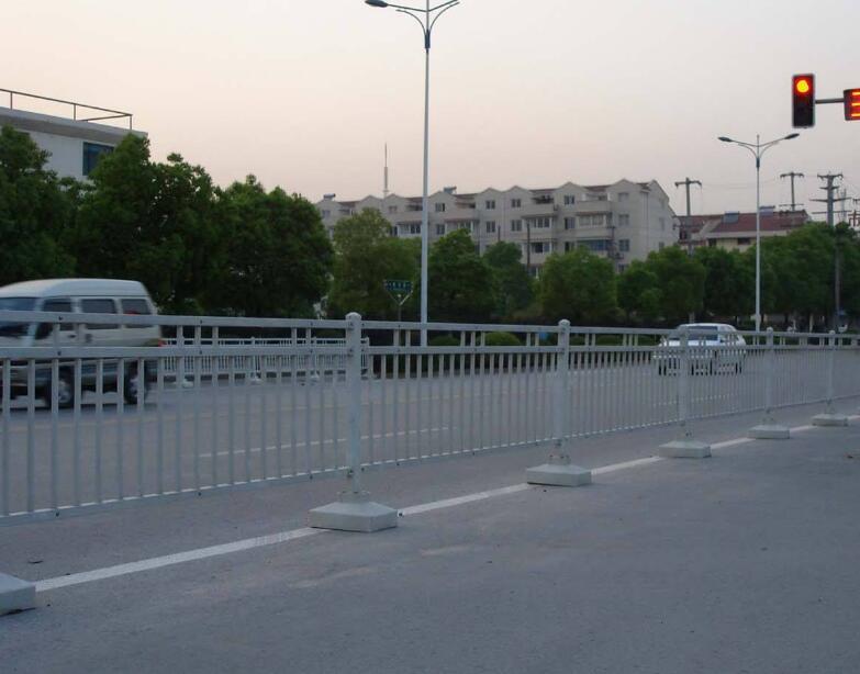 道路隔離護欄a1